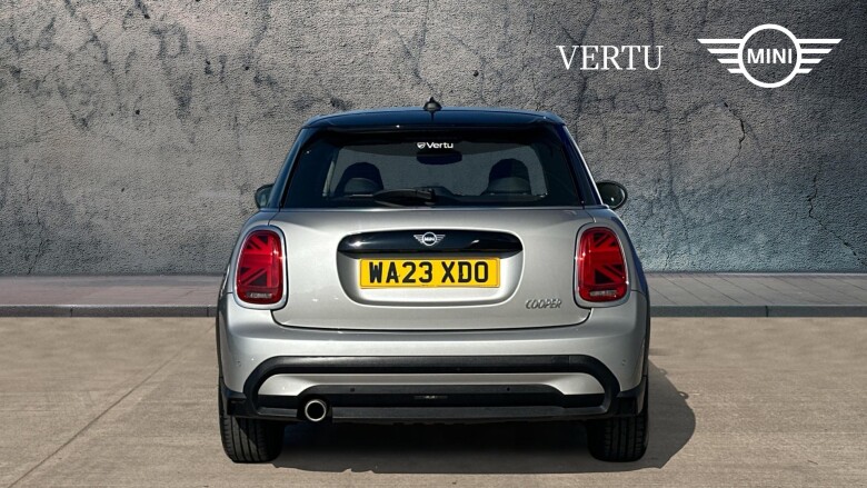 MINI Hatchback 1.5 Cooper Classic Premium 5dr Auto Petrol Hatchback